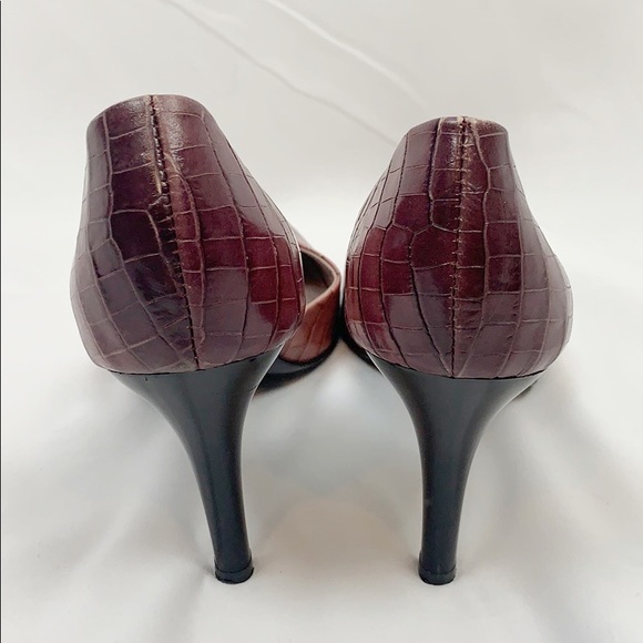 KENNETH COLE Alligator Embossed Leather Heels - Picture 4 of 8